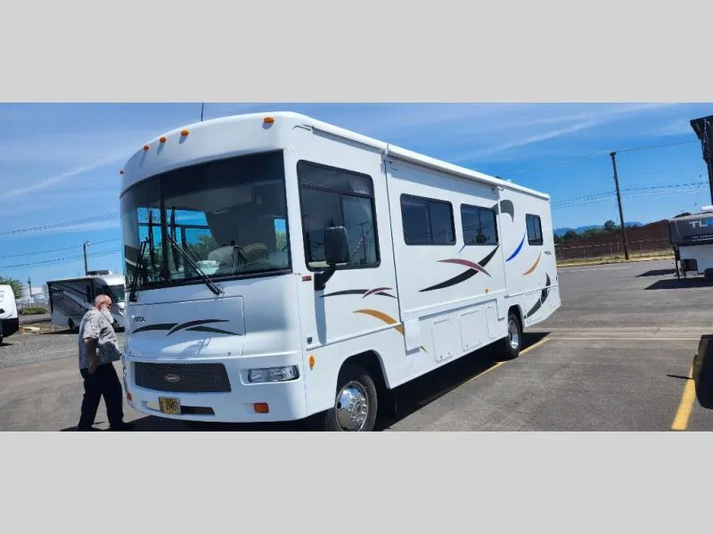 2008 Winnebago Vista 30B - Photo 2