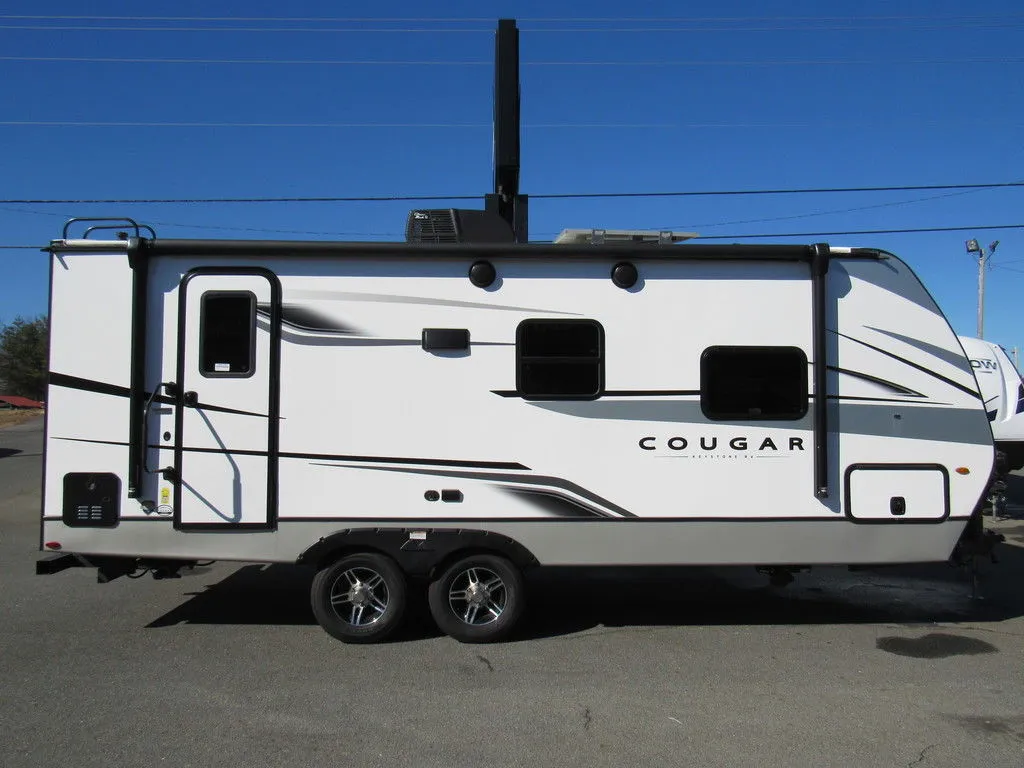 2023 Keystone Cougar Half-Ton 22RBS - Photo 2
