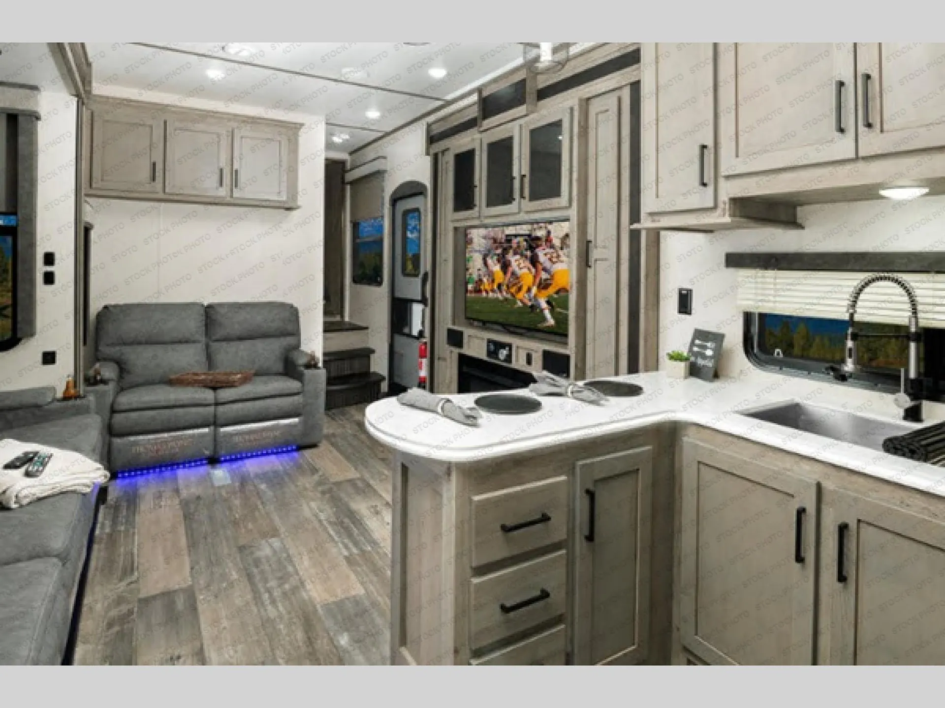 2020 Keystone Raptor 423 - Photo 4