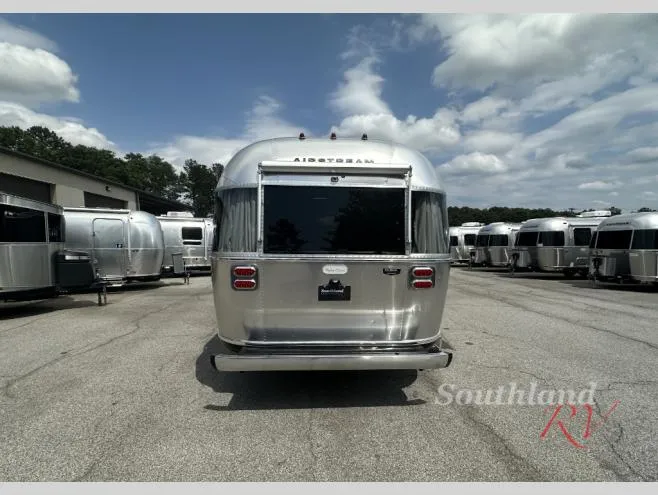 2026 Airstream Flying Cloud 27FB Twin - Photo 4
