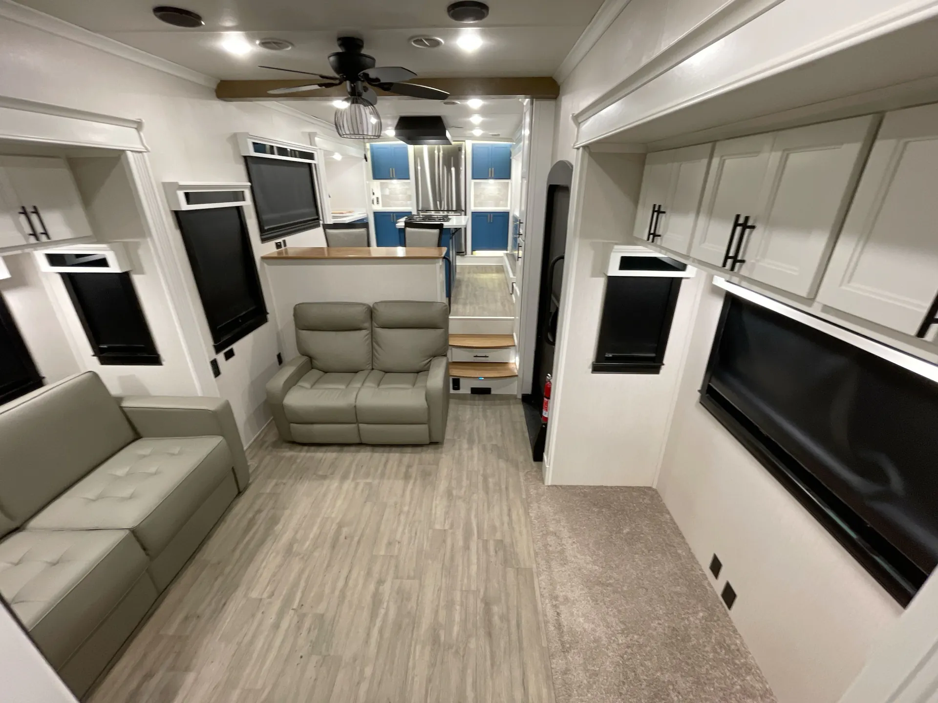 2021 Forest River Riverstone Legacy 42FSKG — campside