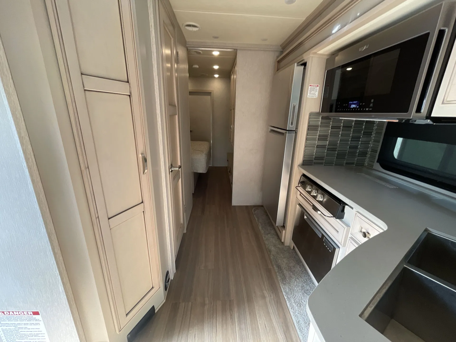 2021 Newmar Canyon Star 3927 — living area main