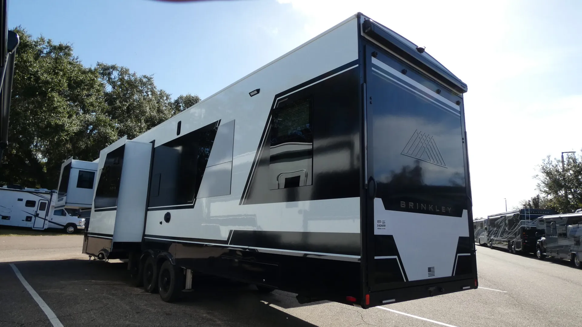 2026 Brinkley Model G 4120 - Photo 4
