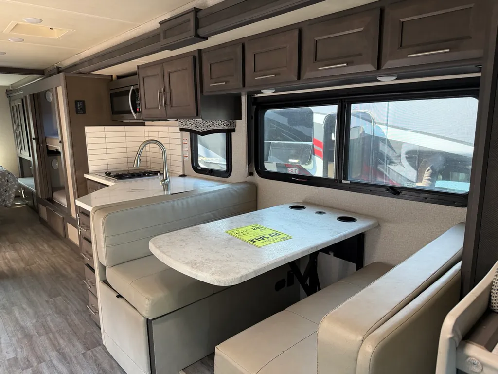 2023 Thor Motor Coach Magnitude RS36, Photos photo 7