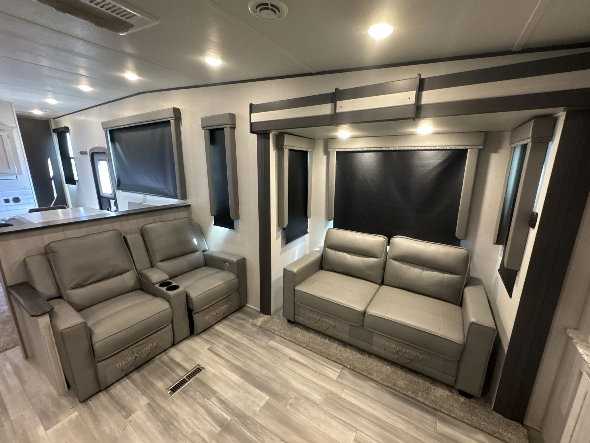 2021 Keystone Sprinter Limited 3530DEN — living area main