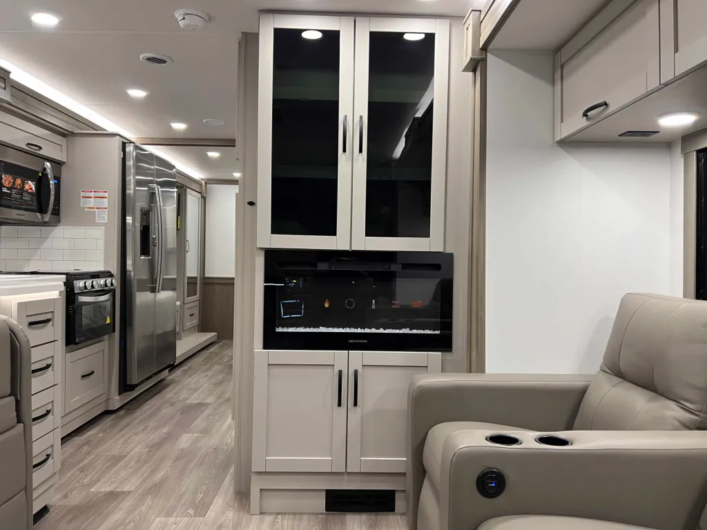 2027 Entegra Coach Vision XL 36C, Photos photo 9