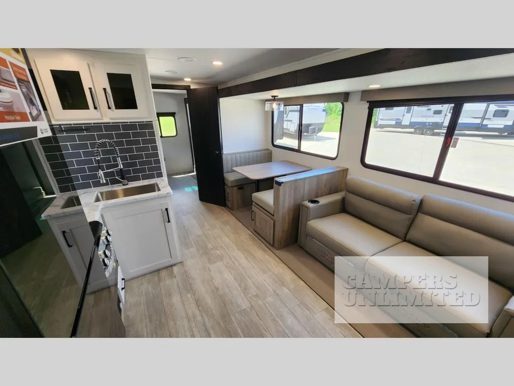 2026 Forest River Solaire 3200TSBH, Photos photo 7