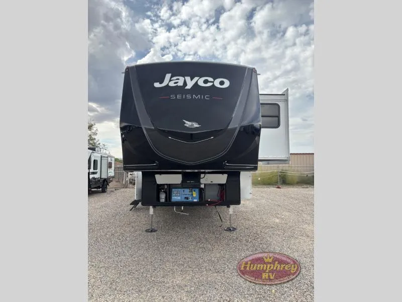 2026 Jayco Seismic 399 - Photo 2