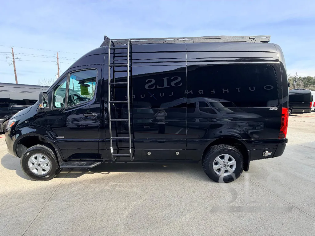2026 Midwest Automotive Designs Luxe Cruiser D4, Photos photo 9