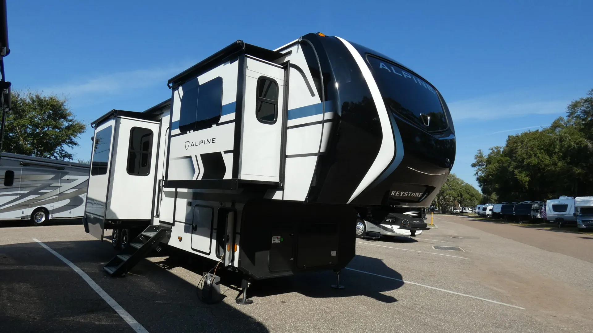 2026 Keystone RV Alpine 3712KB - Photo 2