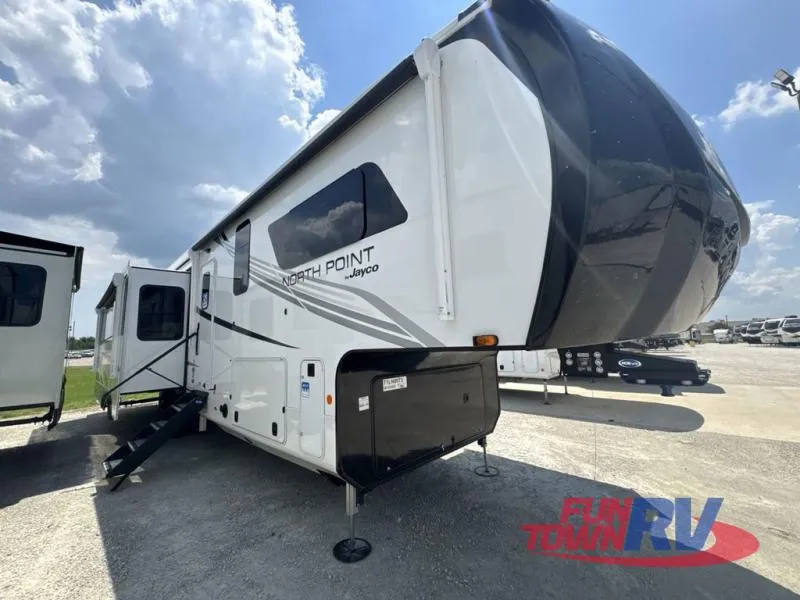 2026 Jayco North Point 381CKRE - Photo 2