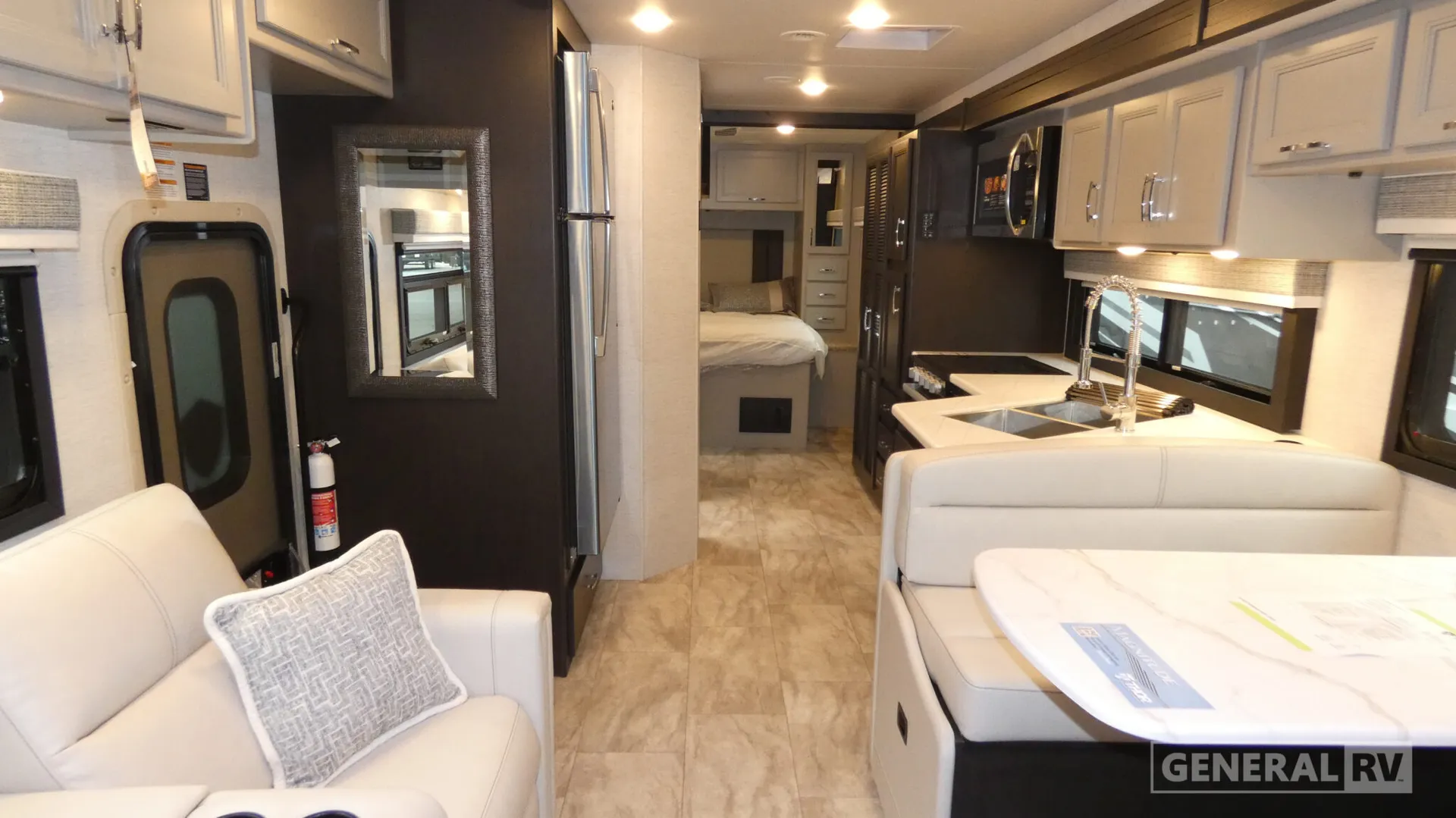 2026 Thor Motor Coach Magnitude Grand L35 - Photo 3
