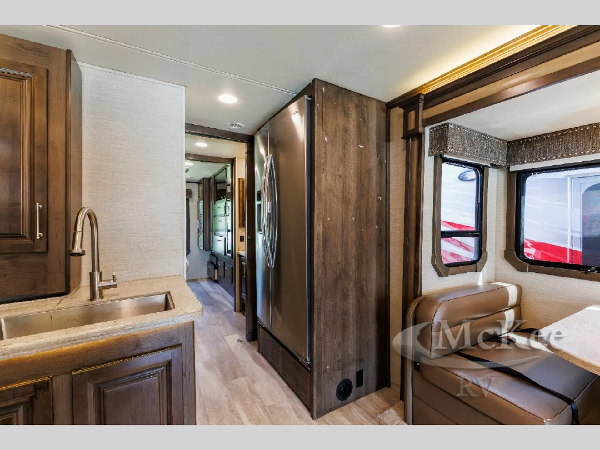 2020 Entegra Coach Accolade 37TS dealer photo 8 from McKee RV