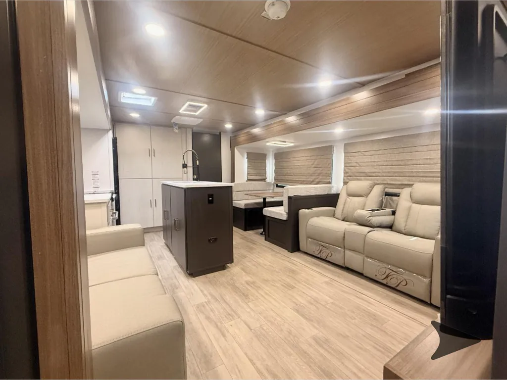 2027 Forest River Vibe 3400BH, Photos photo 4