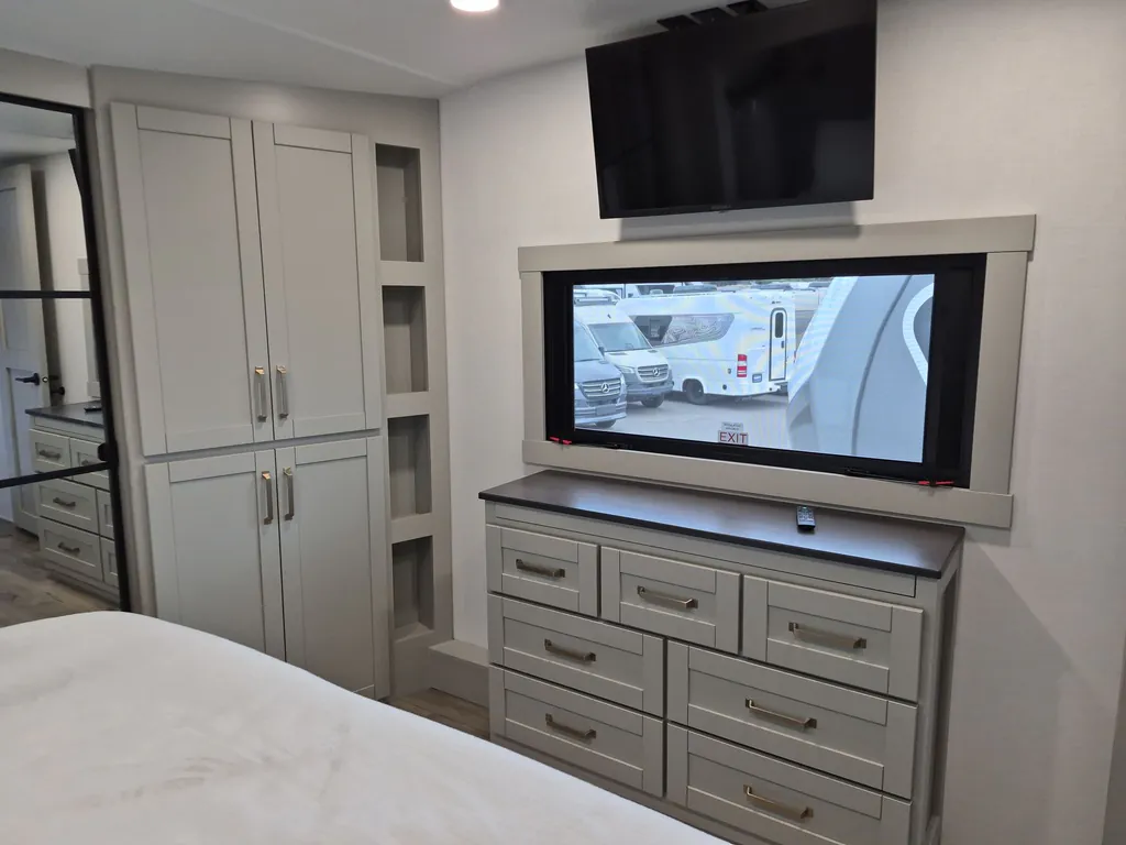 2026 Brinkley Model Z 3600, Photos photo 32