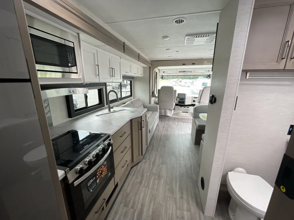 2026 Thor Motor Coach Freedom Traveler A29, Photos photo 3