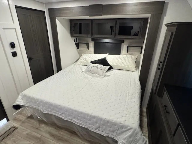 2026 Venture RV SportTrek Touring Edition 343VBH - Photo 2