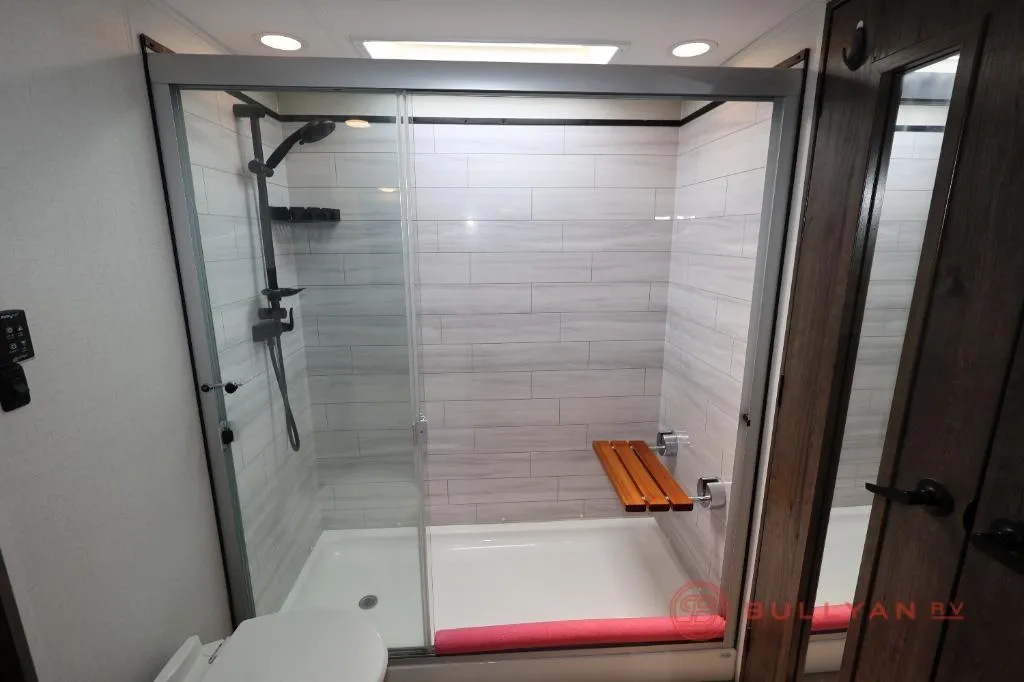 2022 Alliance RV Paradigm 370FB - Photo 4