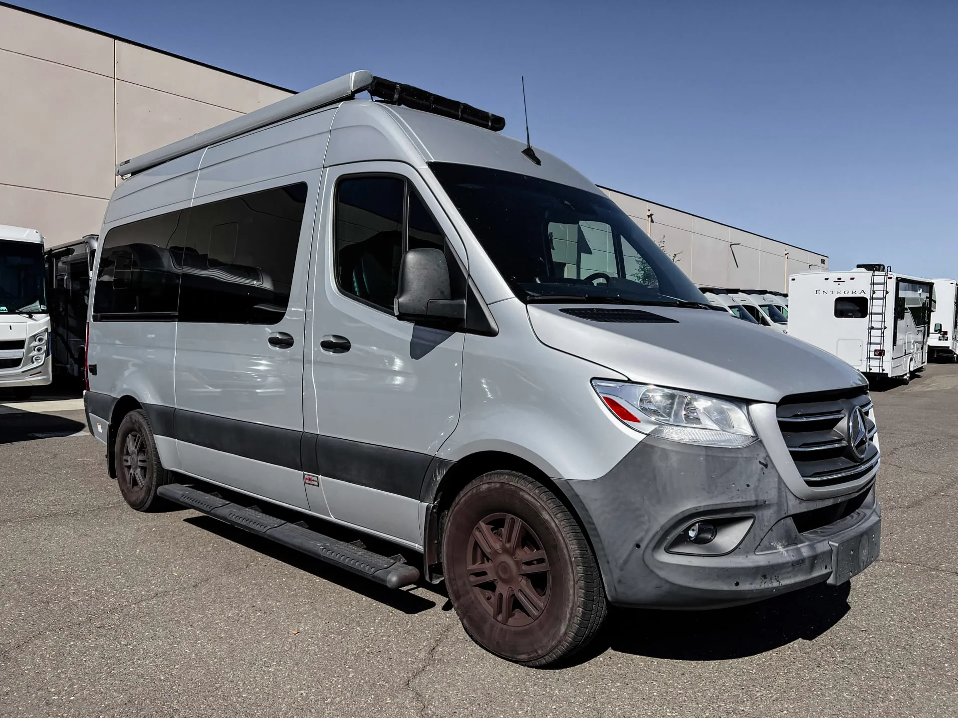 2023 Thor Motor Coach Sanctuary 19P - Photo 2