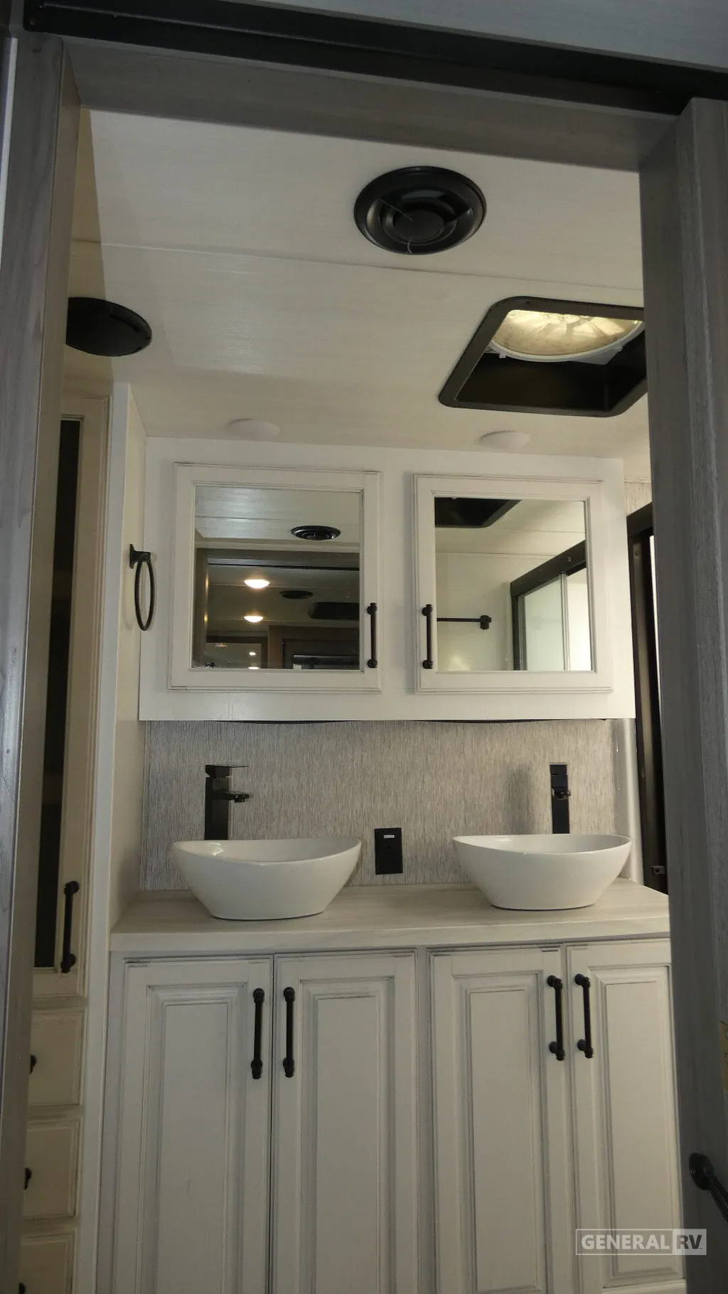 2022 Keystone Montana 3763BP, Photos photo 21