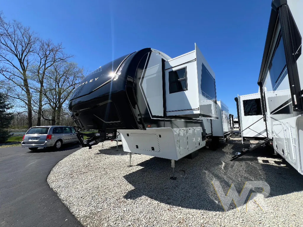 2026 Brinkley Model Z 3420, Photos photo 5