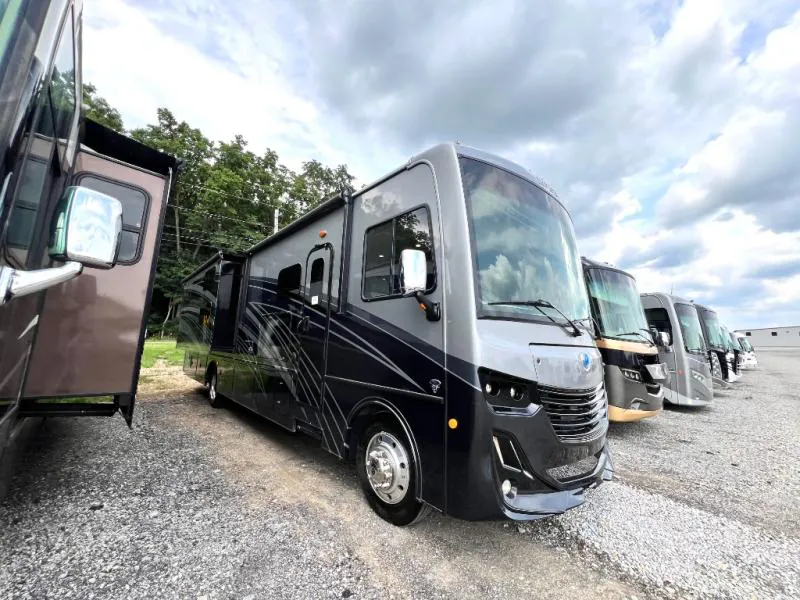 2023 Holiday Rambler Invicta 36DB - Photo 2
