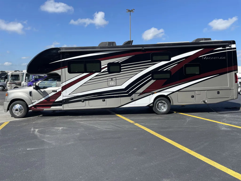 2023 Thor Motor Coach Magnitude RS36, Photos photo 5