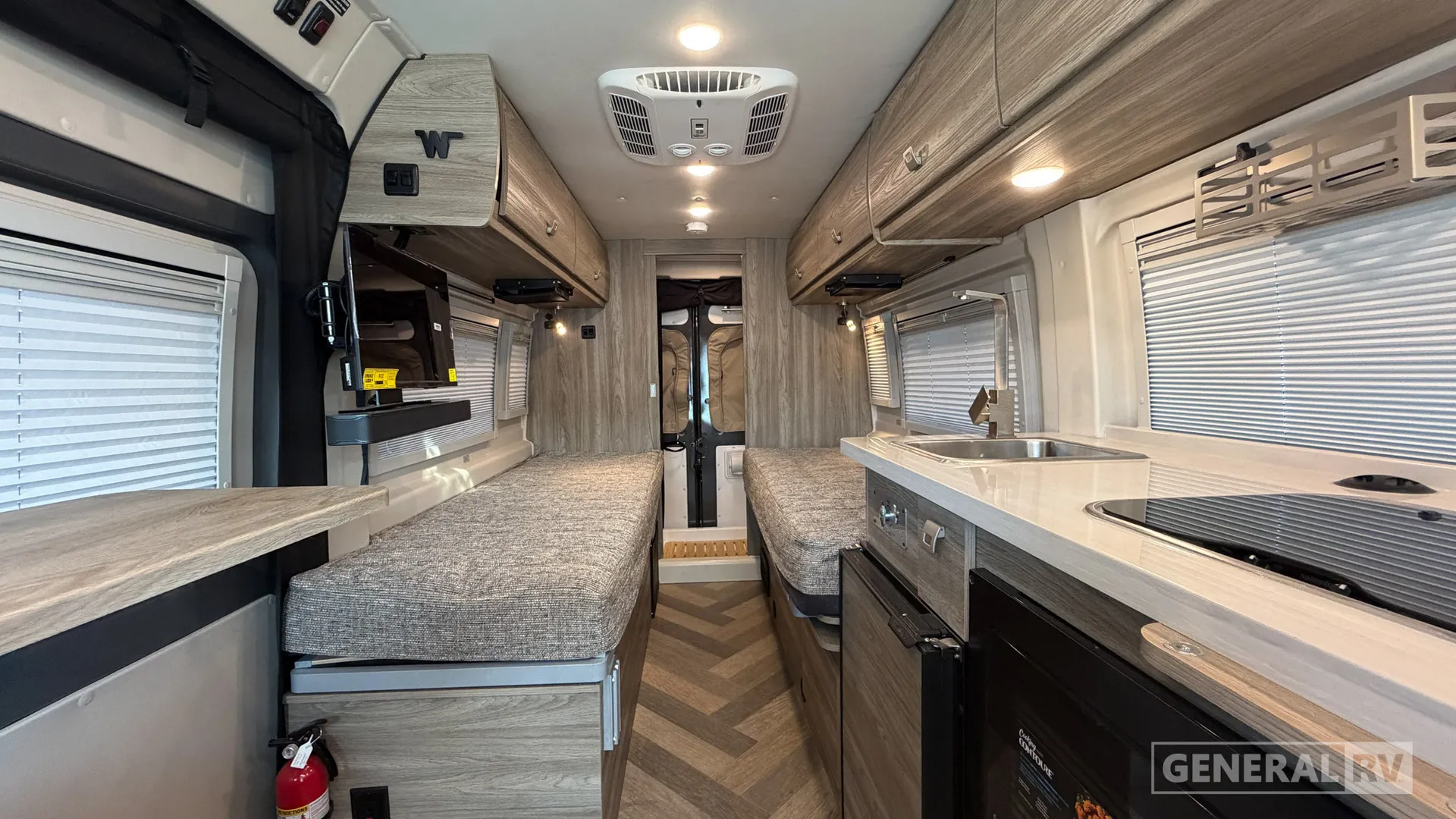 2027 Winnebago TRAVATO 59K - Photo 3