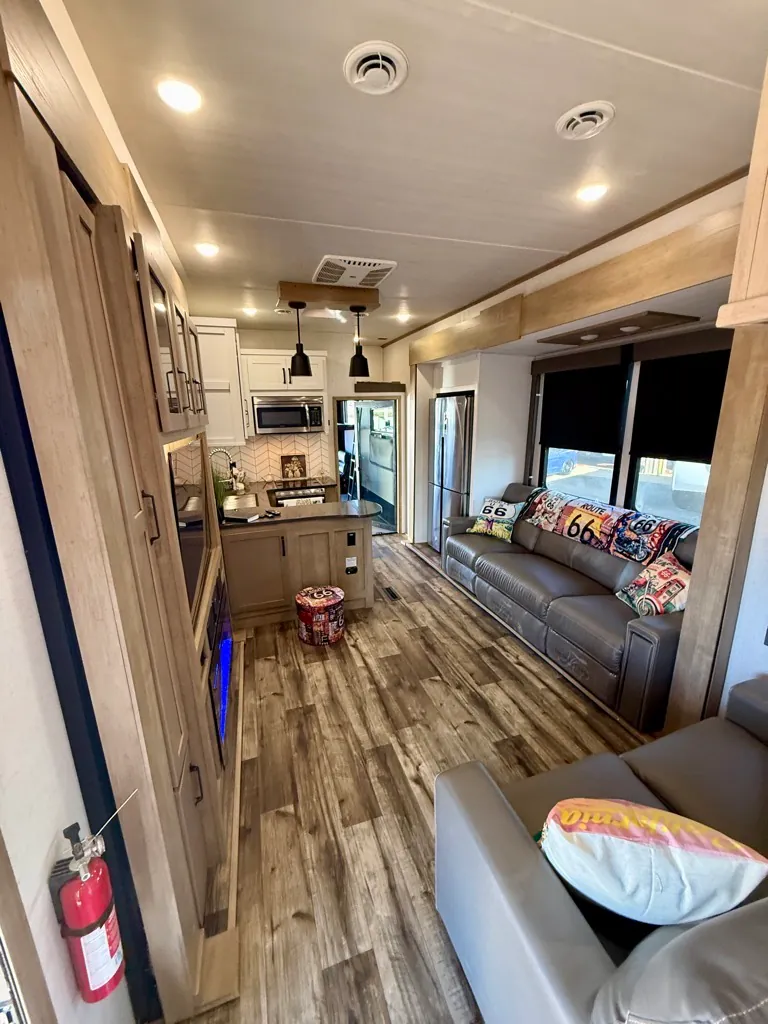 2022 Keystone Raptor 423, Photos photo 46