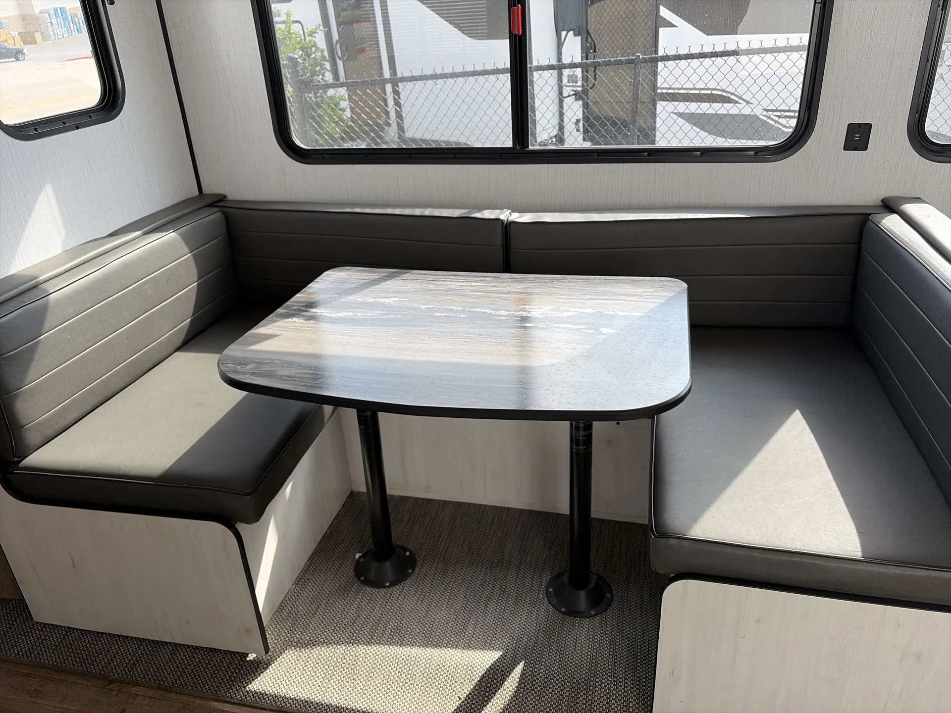 2023 Heartland Trail Runner 27RKS — living area main