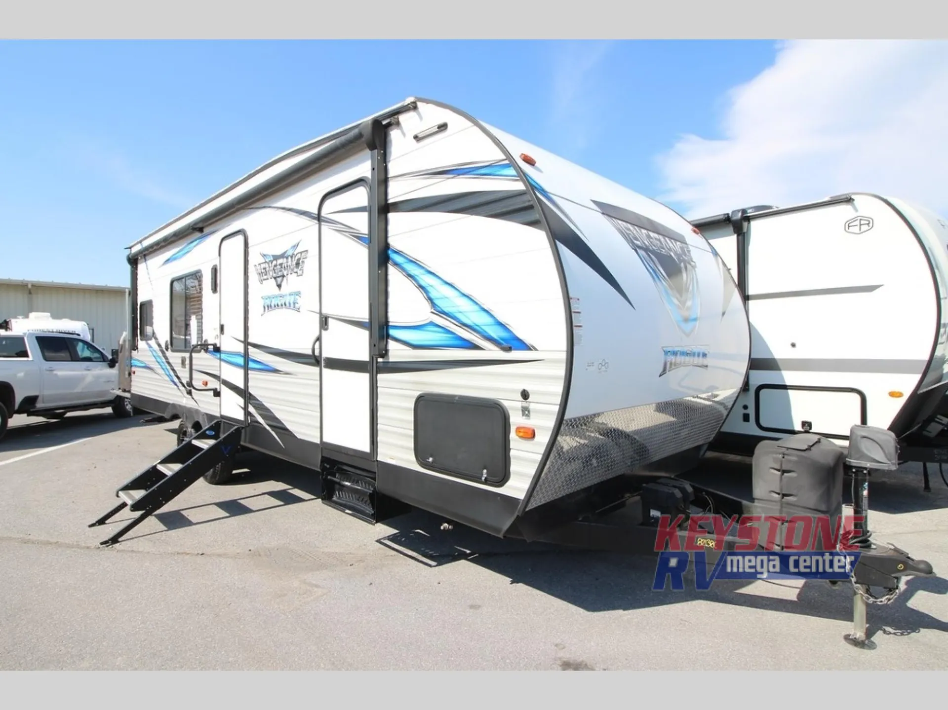 2019 Forest River Vengeance Rogue 25V - Photo 3