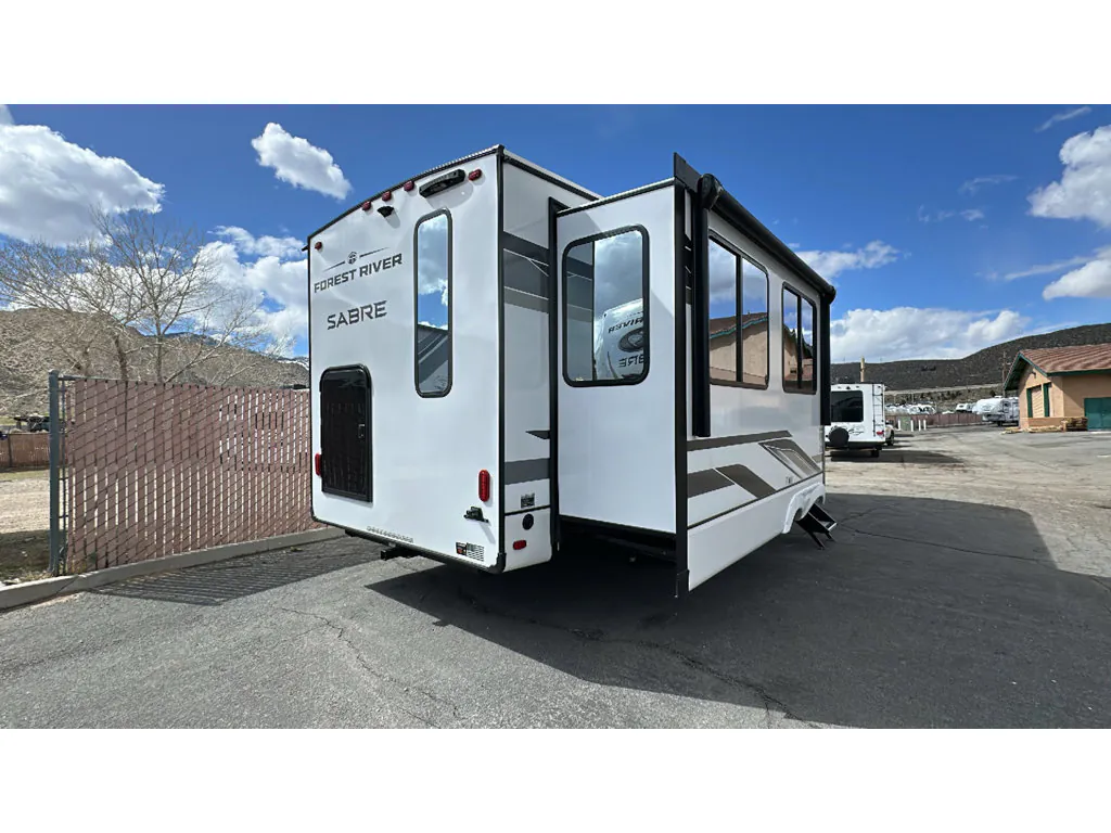 2025 Forest River Sabre 25RLS - Photo 4