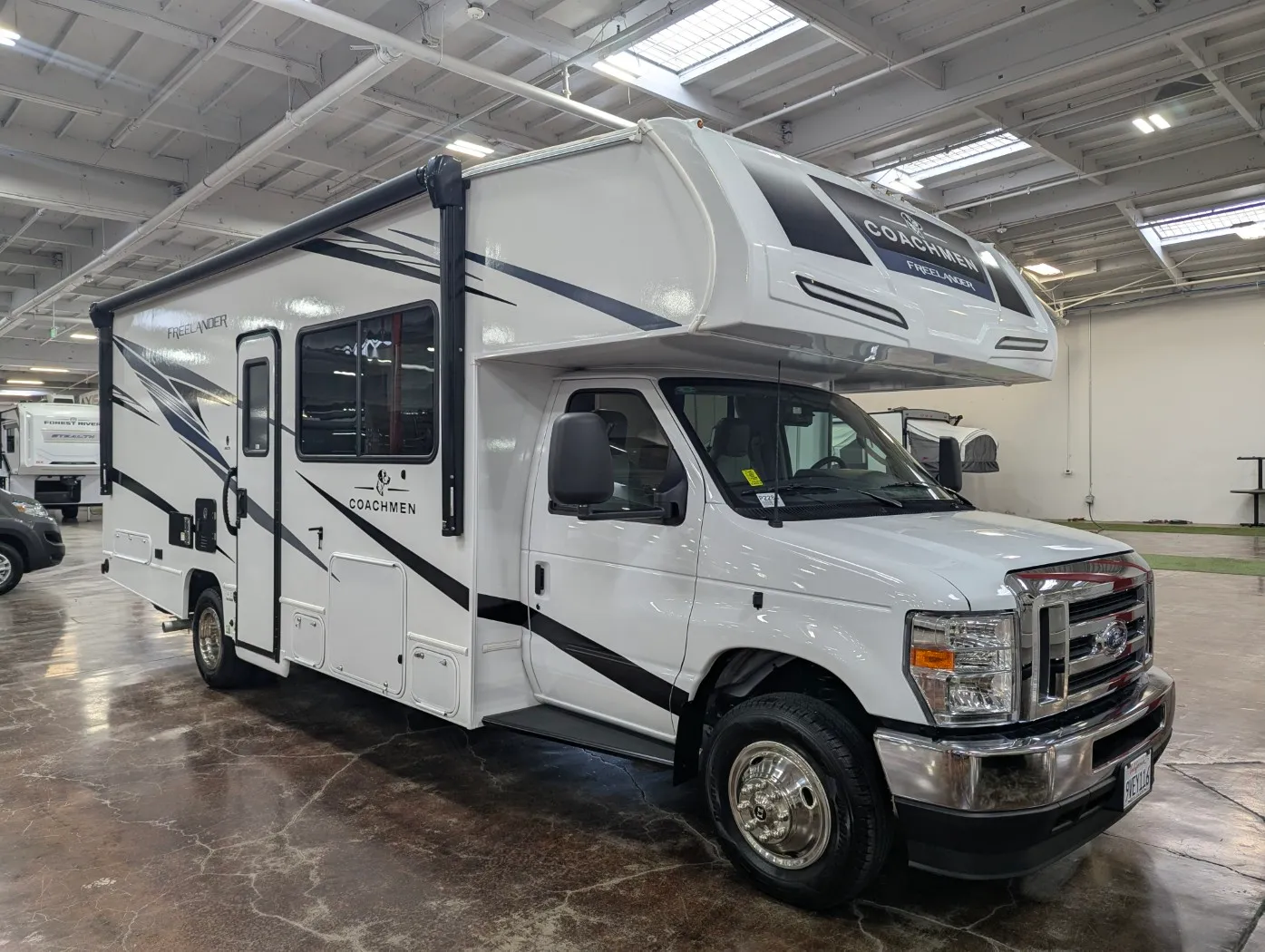 2026 Coachmen Freelander 26DS - Photo 2