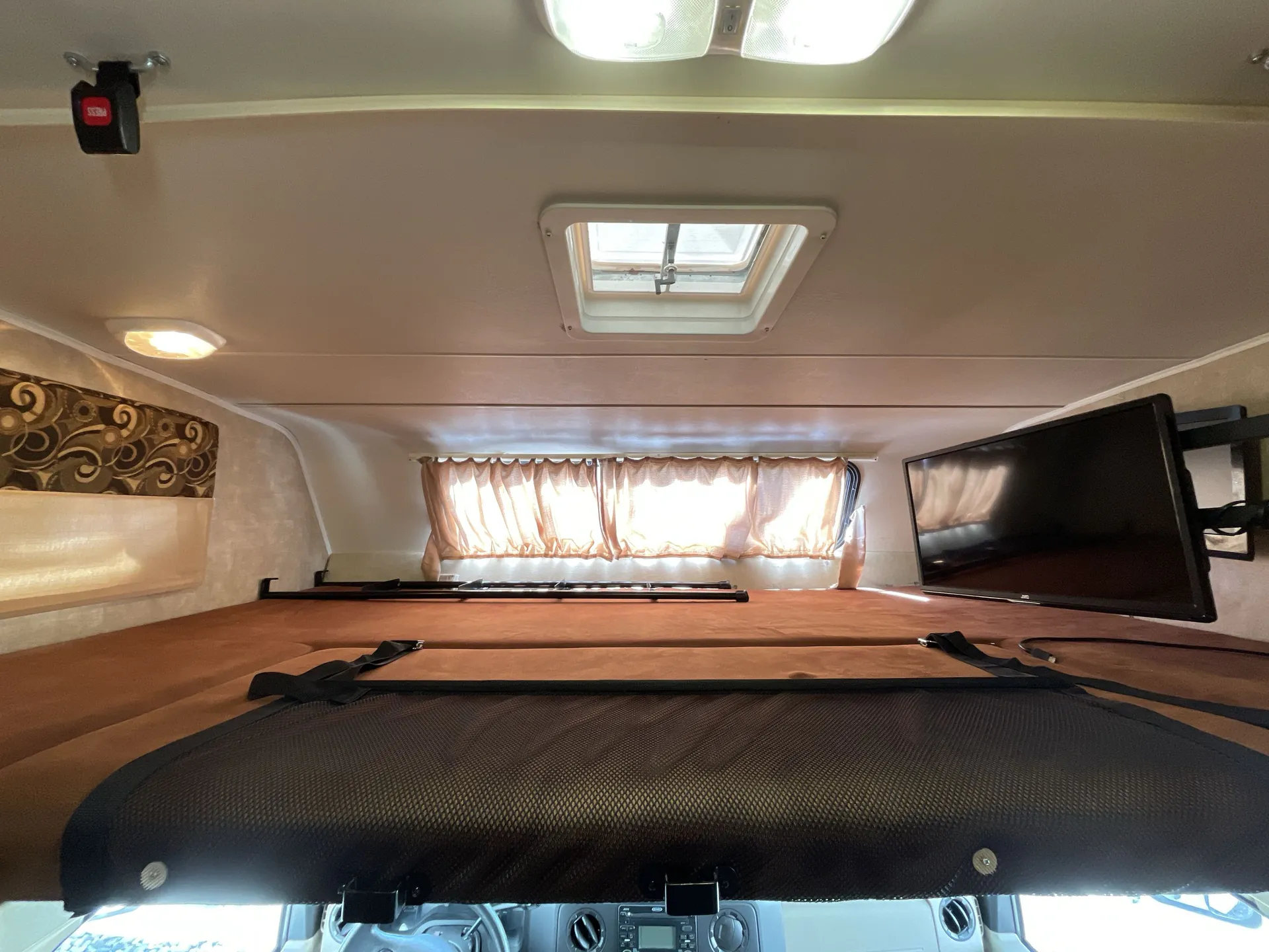 2014 Coachmen Freelander 26QB — living area main