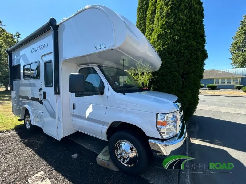 2026 Thor Motor Coach Chateau 19Z - Photo 2