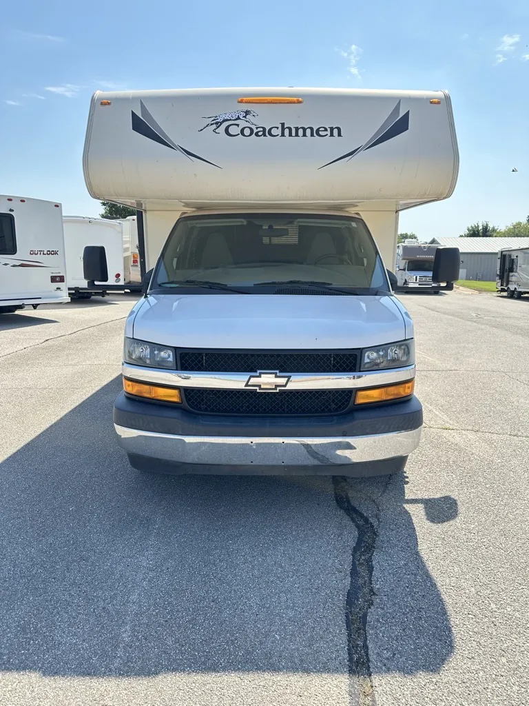 2020 Coachmen Freelander 26RS - Photo 4