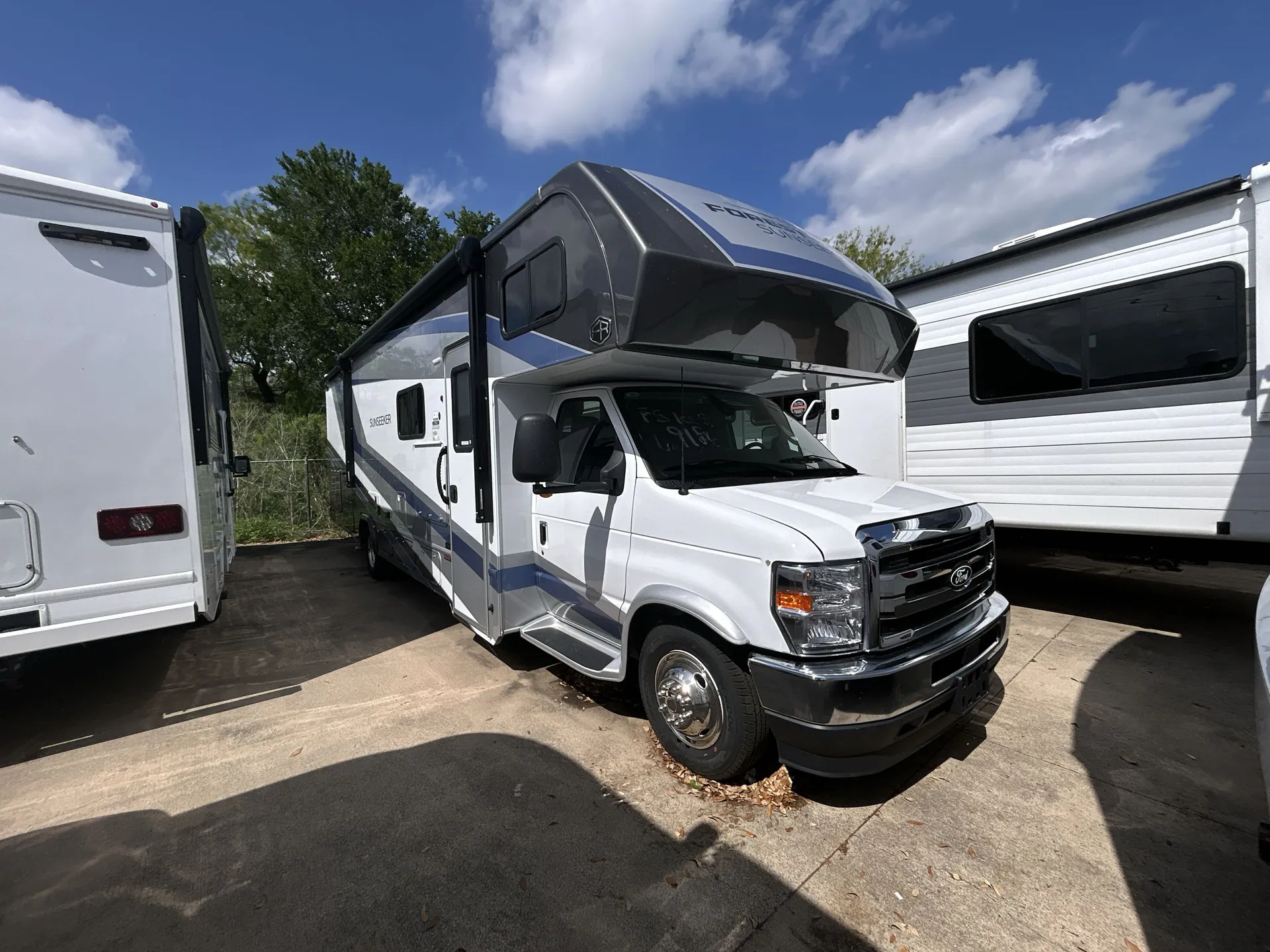 2026 Forest River Sunseeker 3010DS - Photo 2