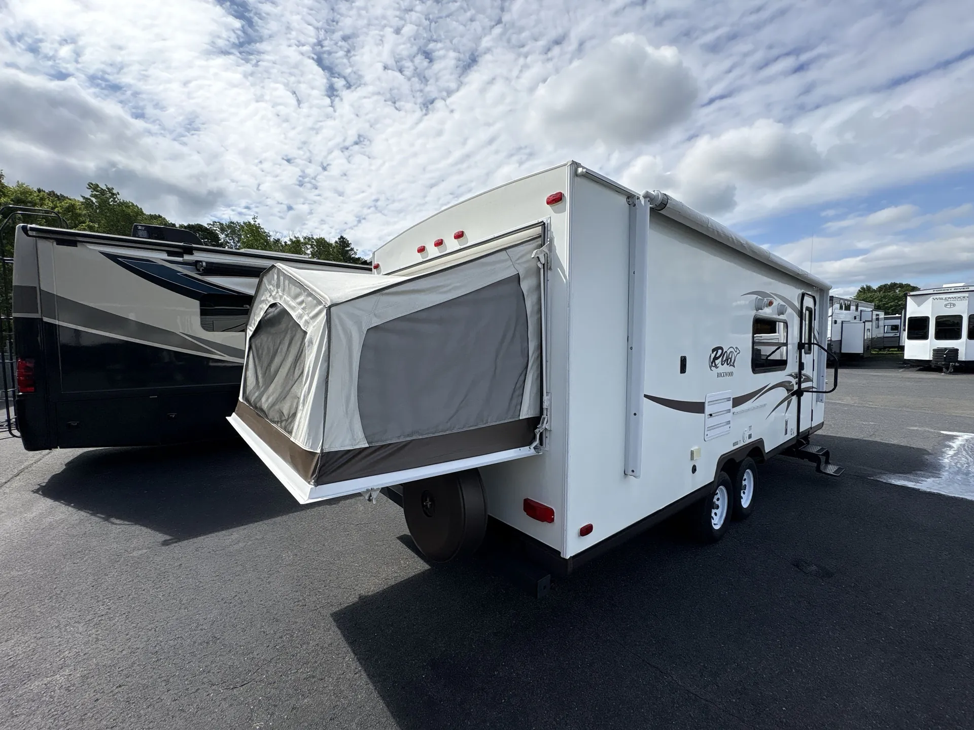 2014 Forest River Rockwood Roo 23SS — campside