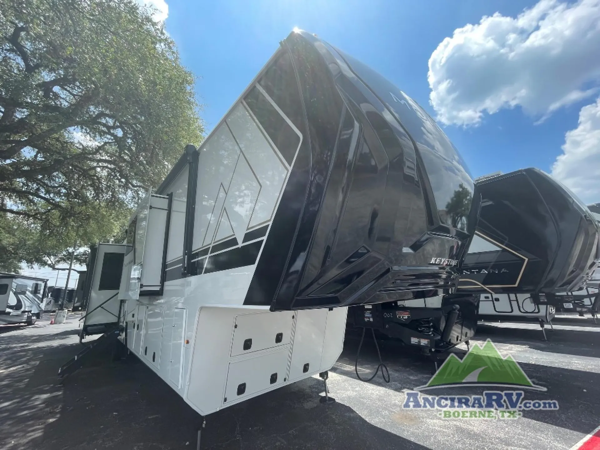 2026 Keystone RV Montana 3900RK - Photo 2