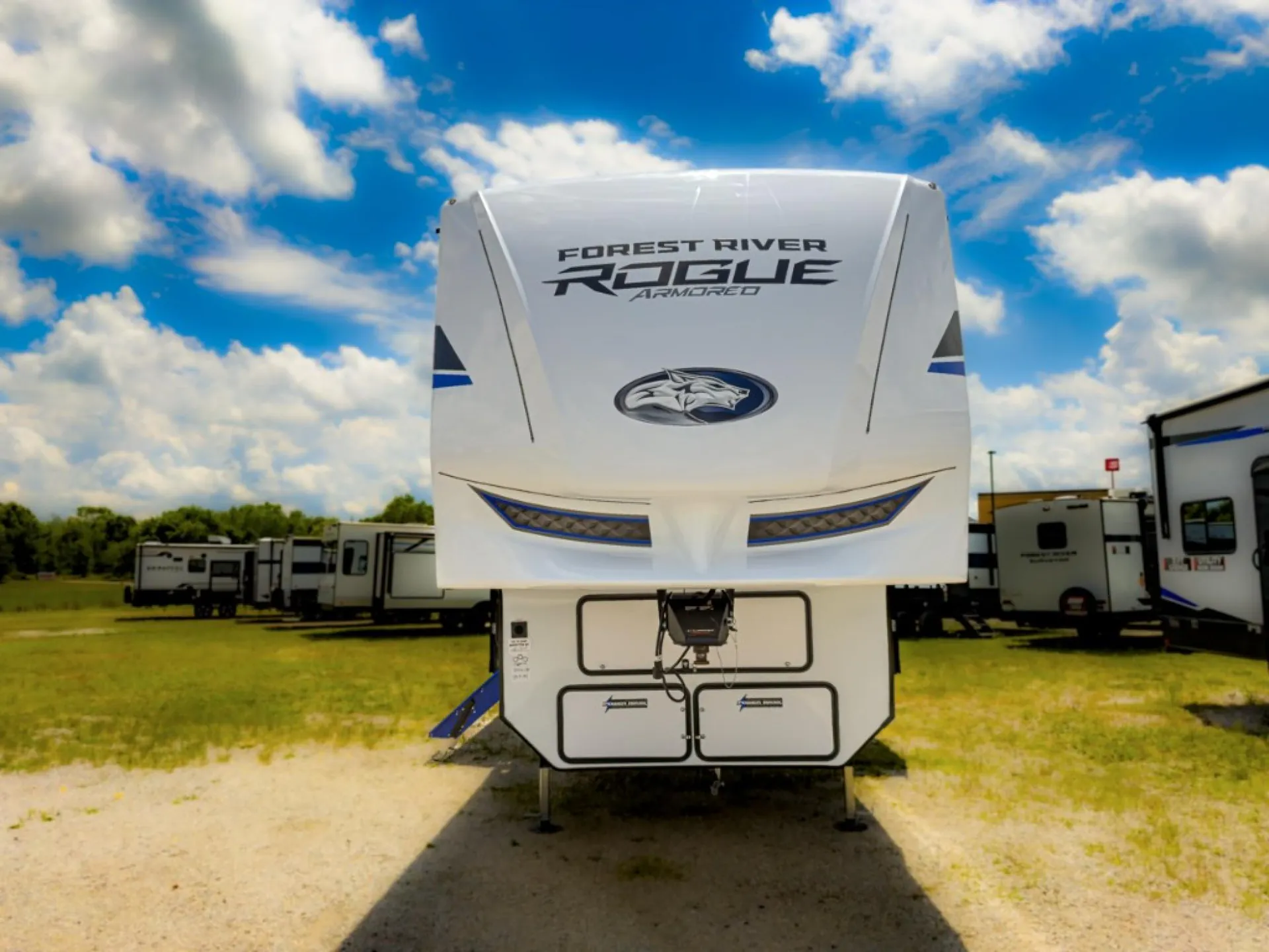 2026 Forest River Vengeance Rogue Armored 391T145 — Photo 5