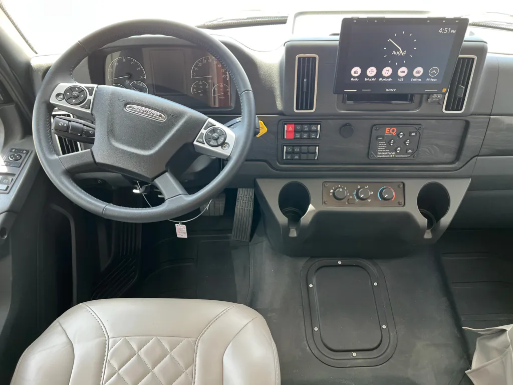 2027 Entegra Coach Accolade 37K, Photos photo 2