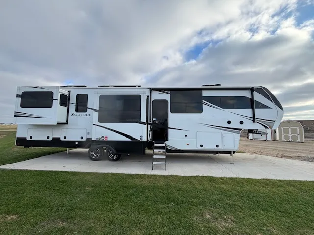 2026 Grand Design Solitude 376RD - Photo 2