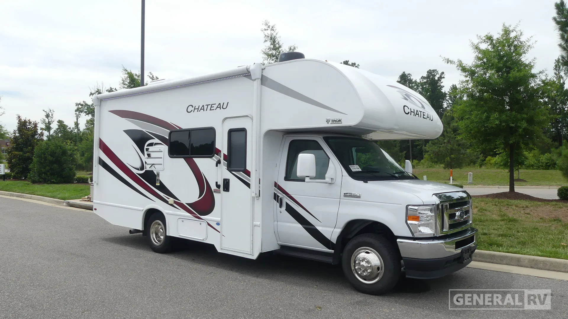 2023 Thor Motor Coach Chateau 22B - Photo 2