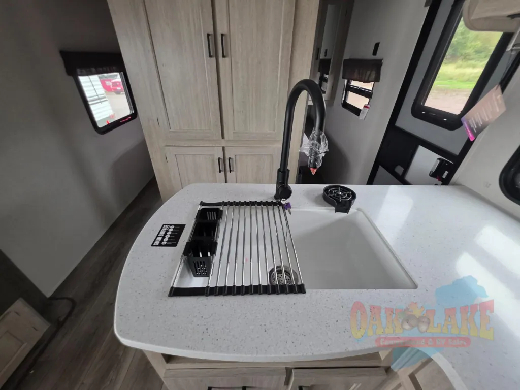 2026 Coachmen Catalina Legacy Edition 273DBHCK, Photos photo 8