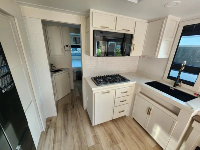 2026 Brinkley Model I 294, Photos photo 14