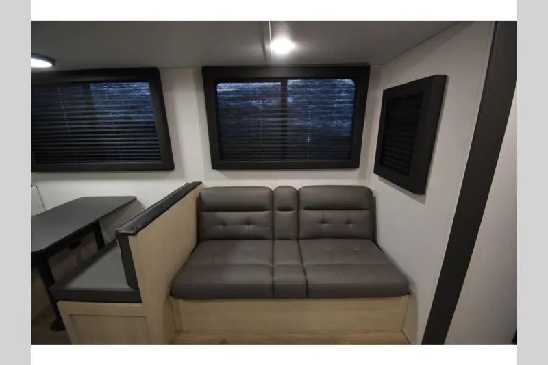 2026 Shasta RVs i-5 Edition 527BHS, Photos photo 6