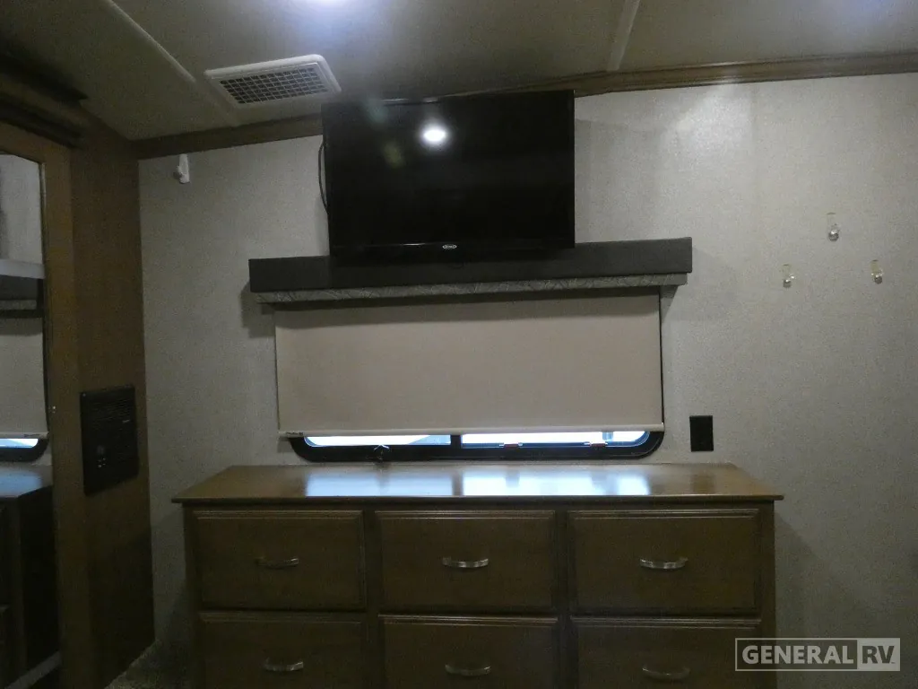 2019 Forest River Cedar Creek Hathaway Edition 36CK2 — Photo 7