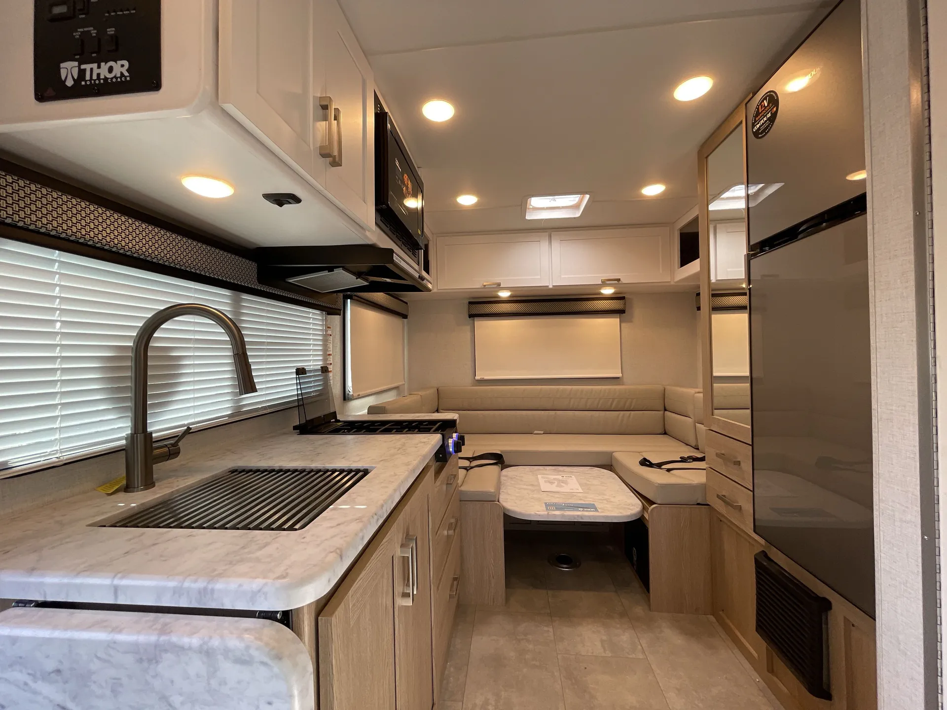 2026 Thor Motor Coach Freedom Elite 19HE - Photo 3