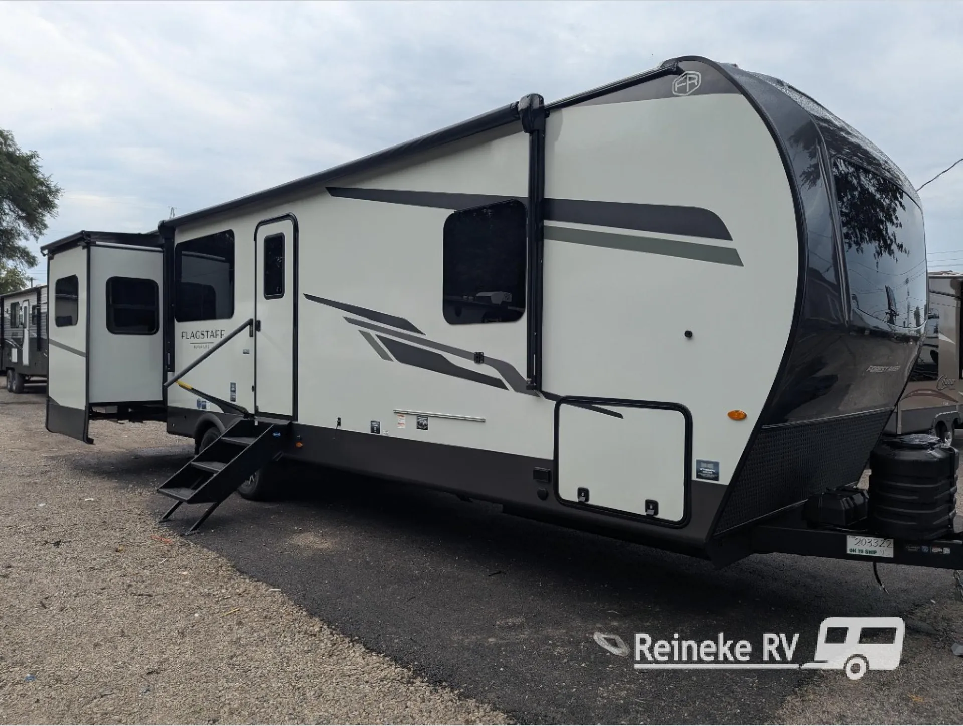 2027 Forest River Flagstaff Super Lite 29FBRL - Photo 3