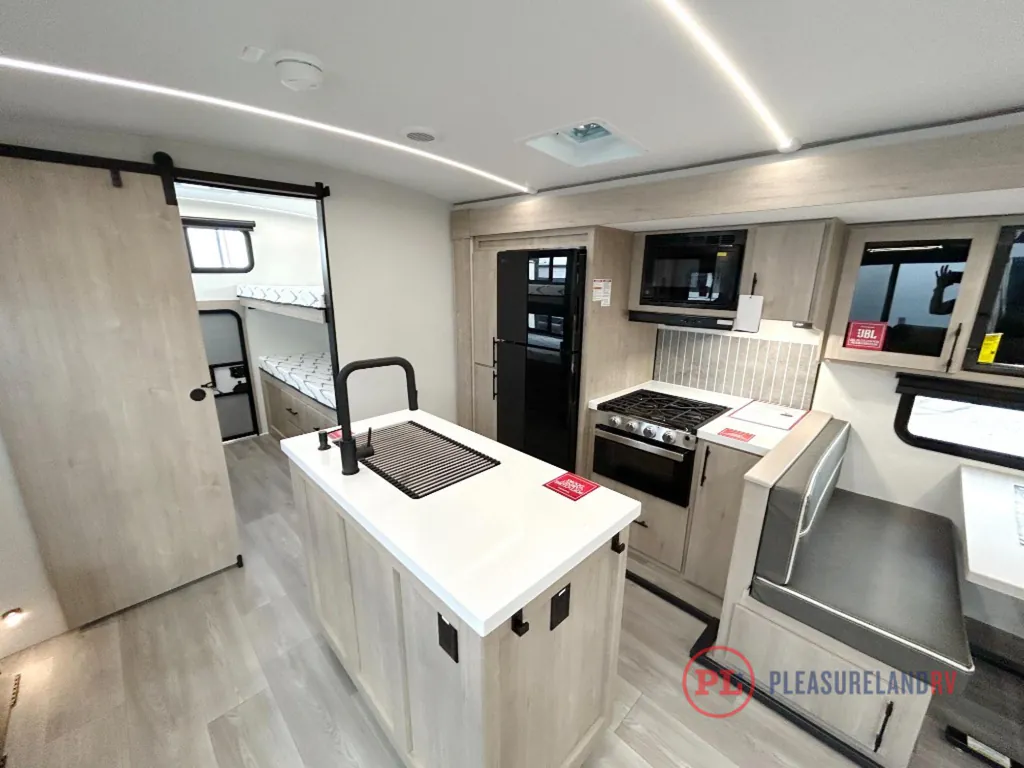 2026 Grand Design Imagine 3210BH, Photos photo 17